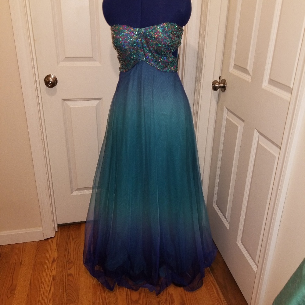 Juniors 9 sequined blue mermaid gown